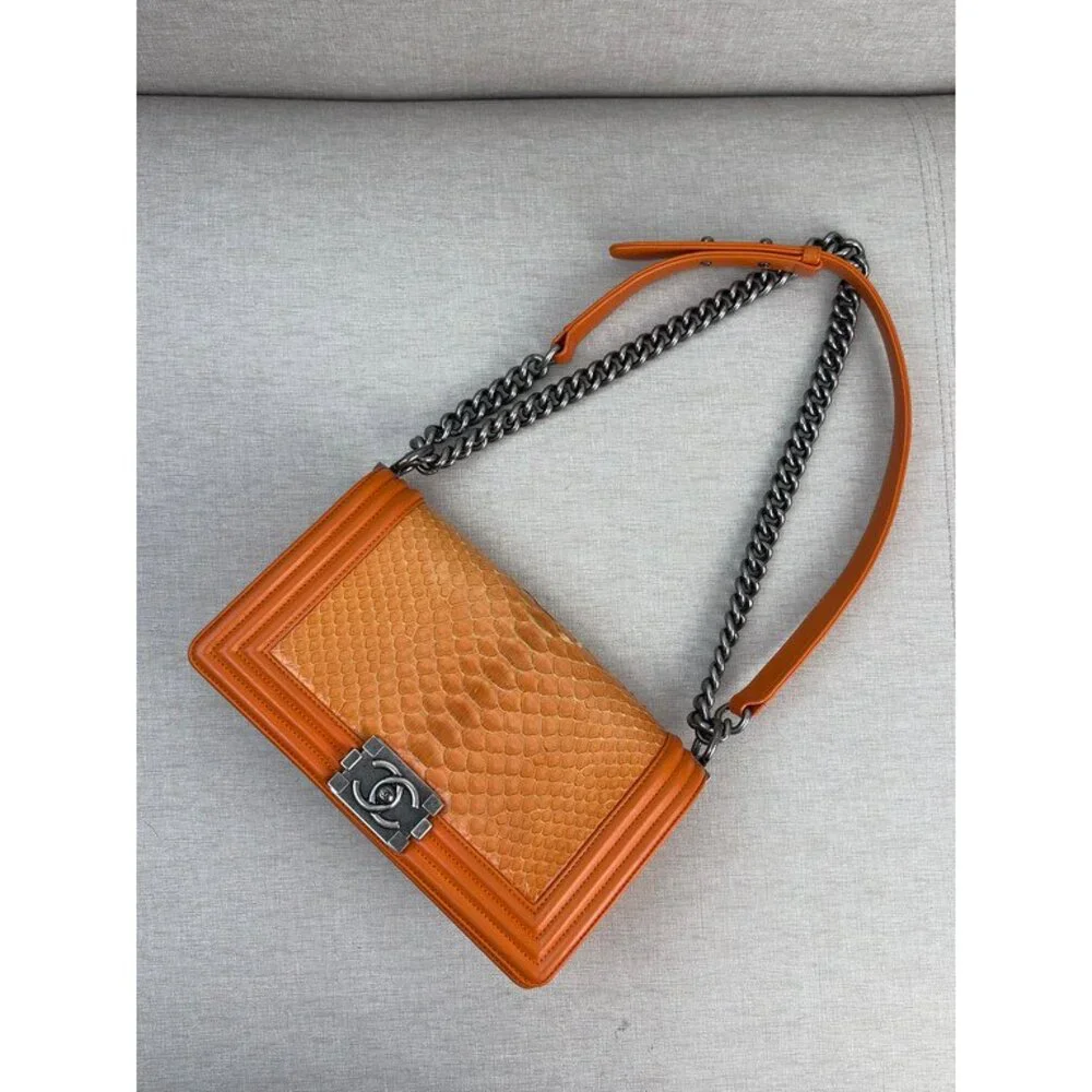 CHANEL 100% authentic